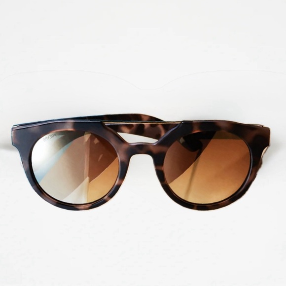 Freyrs Collins Round Tortoise Sunglasses - Picture 1 of 11